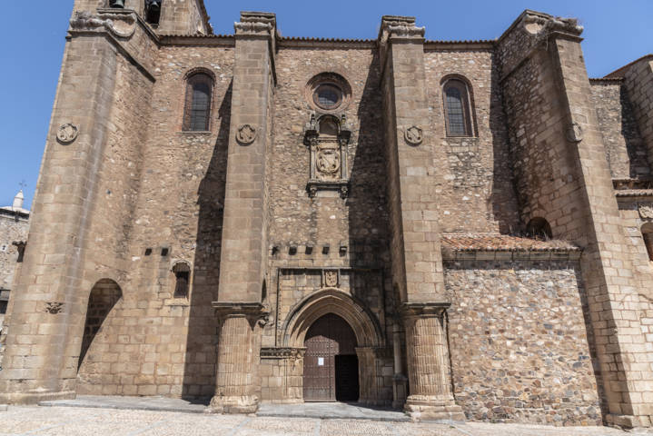 72 - Caceres - ciudad - iglesia de Santiago